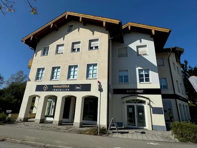 Geschäfts- und Wohnhaus
